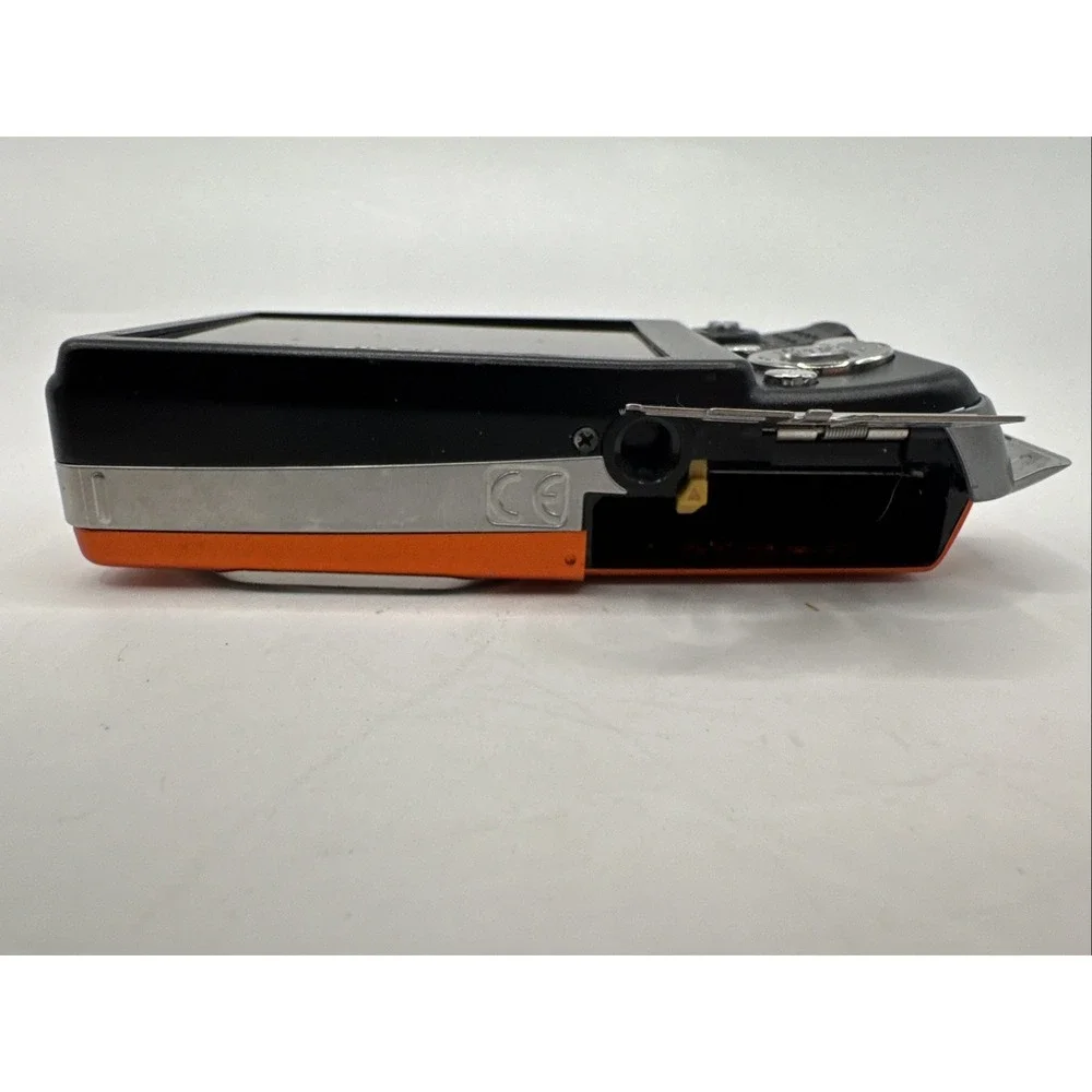 Caplio R7 Orange  shipping RICOH digital camera bodyBattery door broken